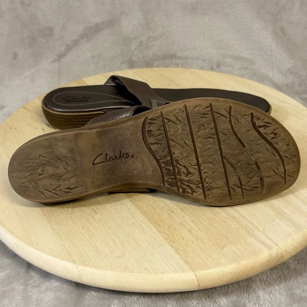 Clarks Collection Bronze Metallic Leather Thong Wedge Sandals Womens 10 26108928
